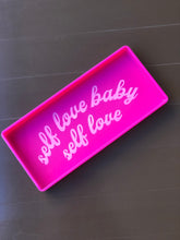 Carregar imagem no visualizador da galeria, Bandeja Color Frase - Self Love Baby
